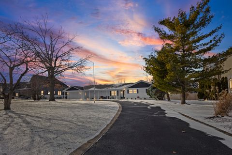 Photo of 2390 White Oak Drive, Northbrook, IL 60062 (MLS # 12510604)