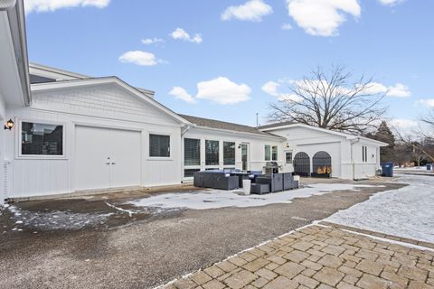 Tiny photo for 2390 White Oak Drive, Northbrook, IL 60062 (MLS # 12510604)