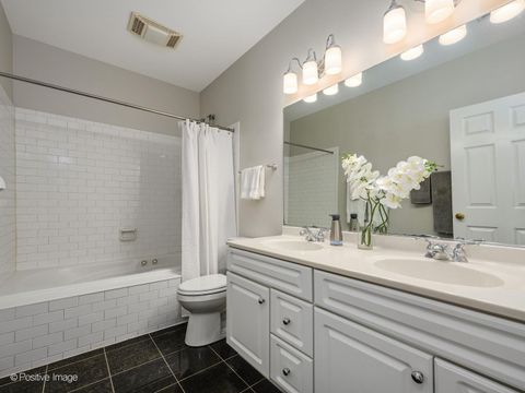 Tiny photo for 2451 N Janssen Avenue #3, Chicago, IL 60614 (MLS # 12623794)