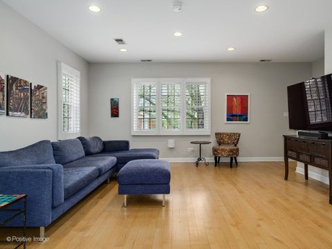 Tiny photo for 2451 N Janssen Avenue #3, Chicago, IL 60614 (MLS # 12623794)