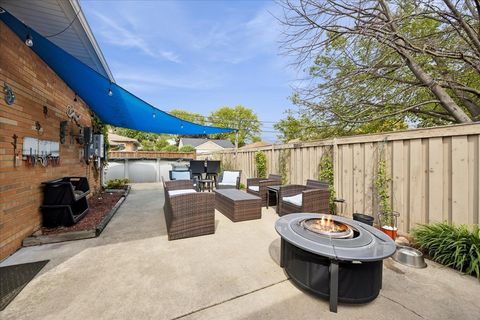 Tiny photo for 1836 Buckingham Avenue, Westchester, IL 60154 (MLS # 12604649)