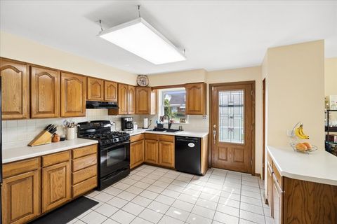 Tiny photo for 1836 Buckingham Avenue, Westchester, IL 60154 (MLS # 12604649)