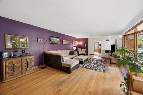 Tiny photo for 1836 Buckingham Avenue, Westchester, IL 60154 (MLS # 12604649)