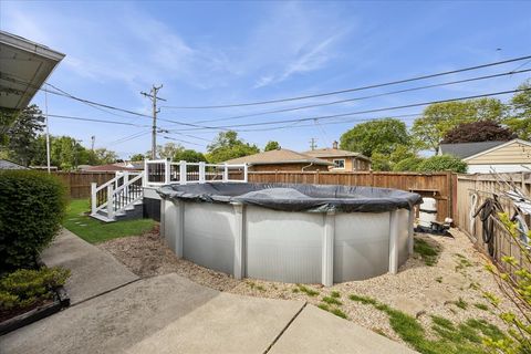 Tiny photo for 1836 Buckingham Avenue, Westchester, IL 60154 (MLS # 12604649)