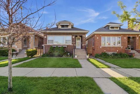 Tiny photo for 2936 N Kenneth Avenue, Chicago, IL 60641 (MLS # 12647739)
