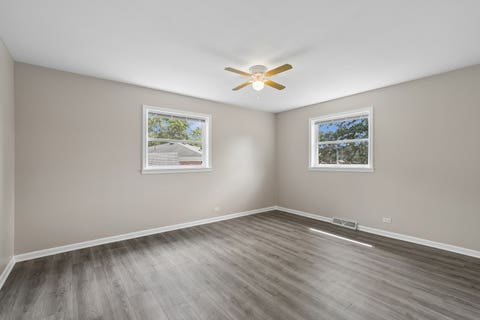 Tiny photo for 328 N Greenview Avenue, Mundelein, IL 60060 (MLS # 12731163)