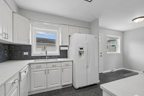 Tiny photo for 328 N Greenview Avenue, Mundelein, IL 60060 (MLS # 12731163)
