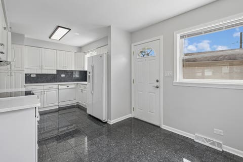 Tiny photo for 328 N Greenview Avenue, Mundelein, IL 60060 (MLS # 12731163)