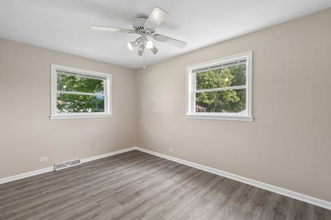 Tiny photo for 328 N Greenview Avenue, Mundelein, IL 60060 (MLS # 12731163)