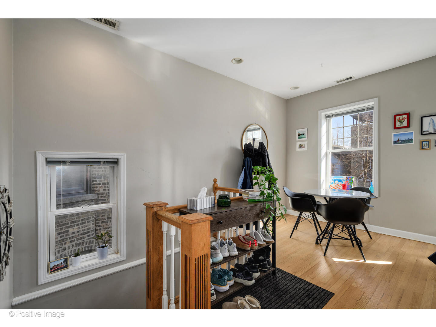 1330 W Roscoe Street