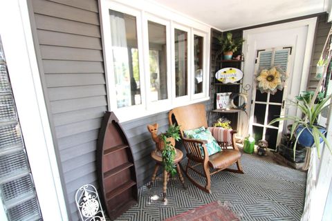 Tiny photo for 1330 FLORENCE Avenue, Clinton, IA 52732 (MLS # QC4267448)