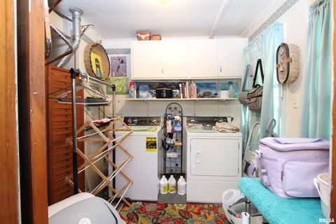 Tiny photo for 1330 FLORENCE Avenue, Clinton, IA 52732 (MLS # QC4267448)