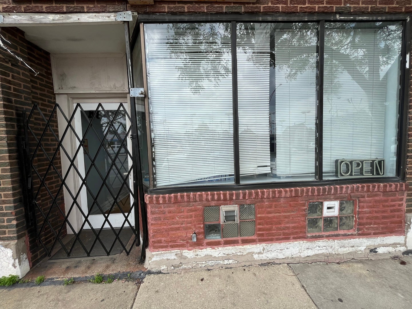 Photo 1 of 4 — 4846 S Pulaski Road 1, Chicago, IL 60632