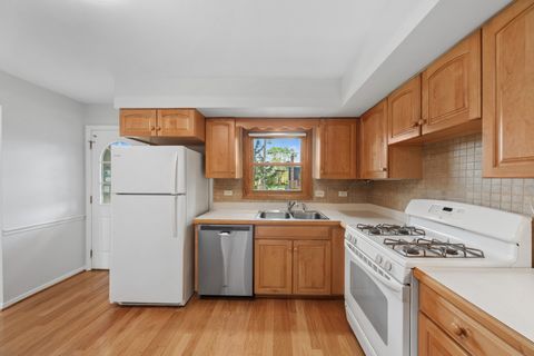 Tiny photo for 2007 N Spruce Terrace, Arlington Heights, IL 60004 (MLS # 12616536)