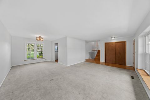 Tiny photo for 2007 N Spruce Terrace, Arlington Heights, IL 60004 (MLS # 12616536)
