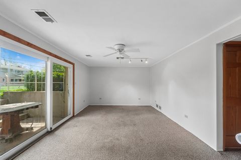 Tiny photo for 2007 N Spruce Terrace, Arlington Heights, IL 60004 (MLS # 12616536)