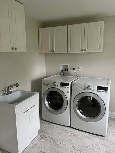 Tiny photo for 813 Chicago Road, Chicago Heights, IL 60411 (MLS # 12778459)