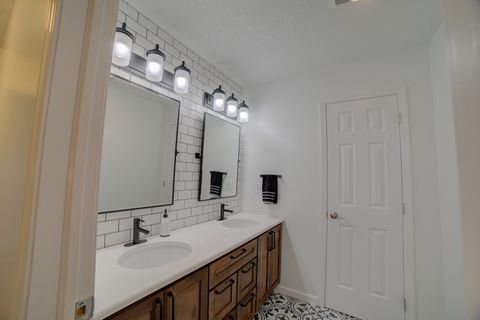 Tiny photo for 23 Cedarwood Drive, Watseka, IL 60970 (MLS # 12497585)