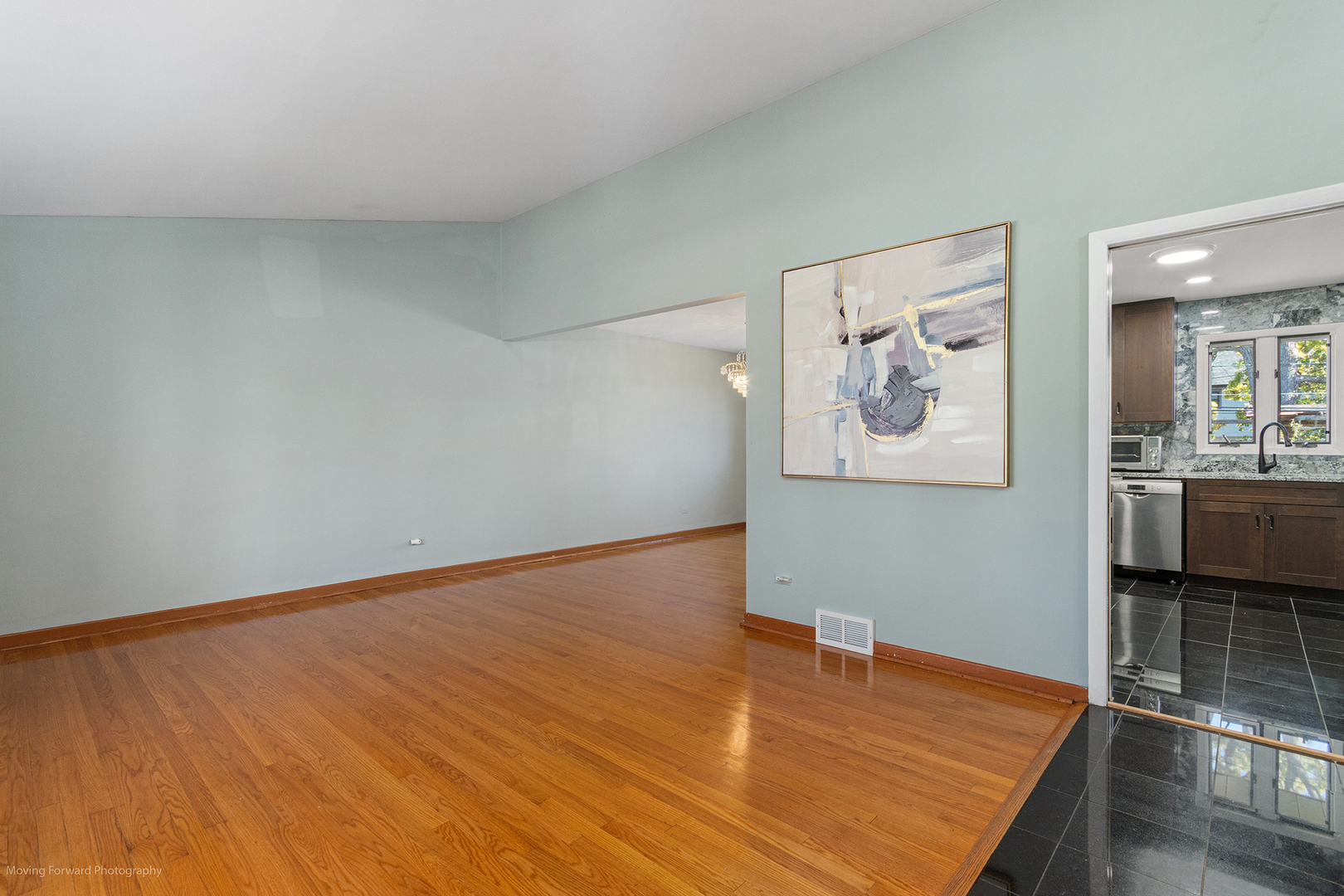 Morton Grove, Illinois 60053, United States, 3 Bedrooms Bedrooms, ,2 BathroomsBathrooms,Residential,Active,243934