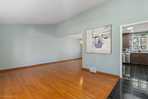 Tiny photo for 9043 Oriole Avenue, Morton Grove, IL 60053 (MLS # 12514446)