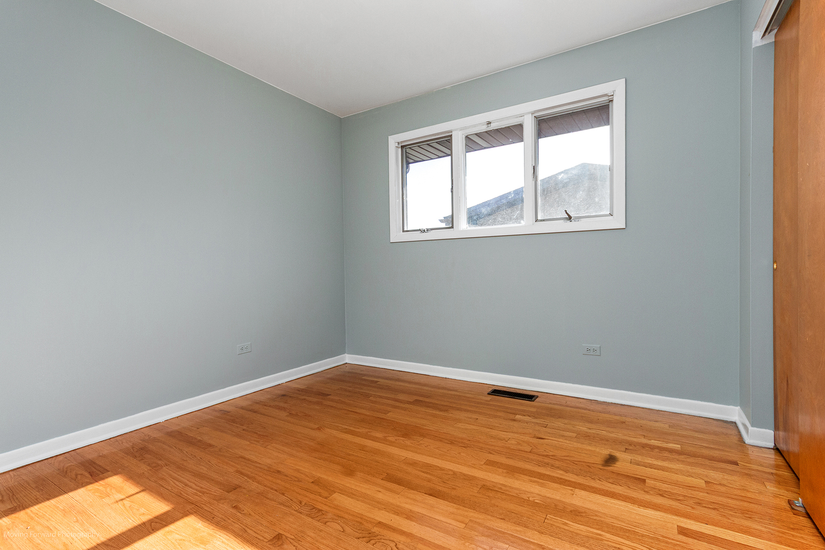 Morton Grove, Illinois 60053, United States, 3 Bedrooms Bedrooms, ,2 BathroomsBathrooms,Residential,Active,243934