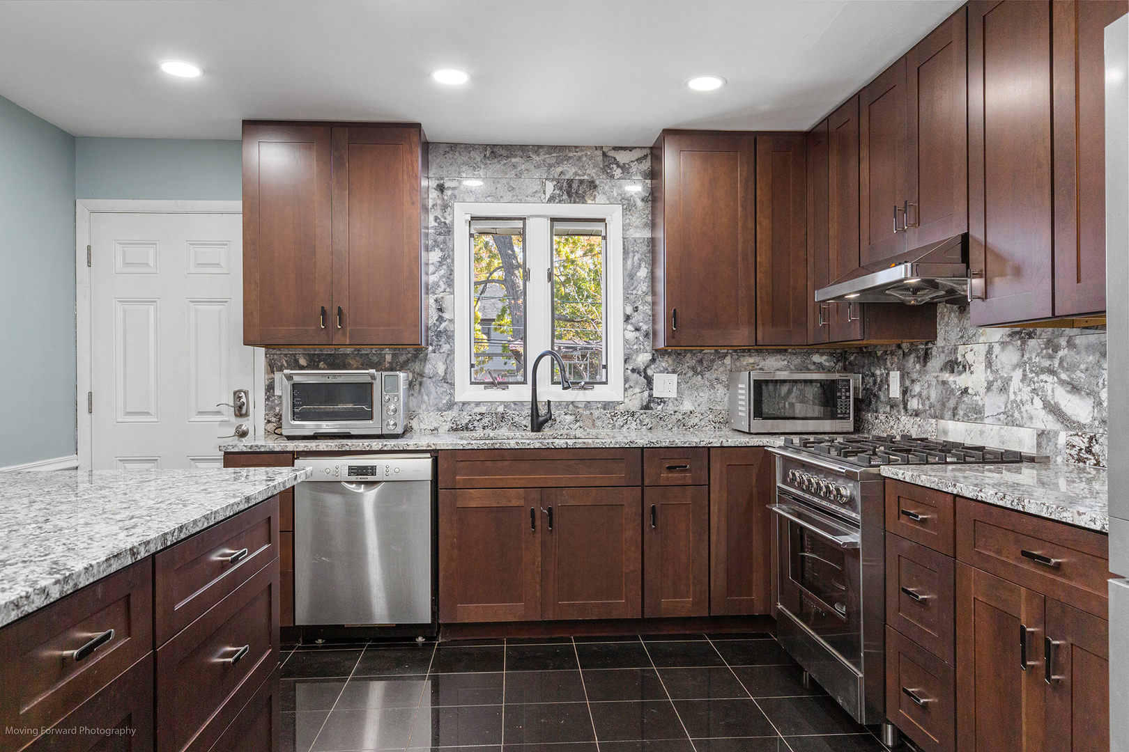 Morton Grove, Illinois 60053, United States, 3 Bedrooms Bedrooms, ,2 BathroomsBathrooms,Residential,Active,243934