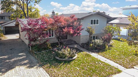 Tiny photo for 9043 Oriole Avenue, Morton Grove, IL 60053 (MLS # 12514446)