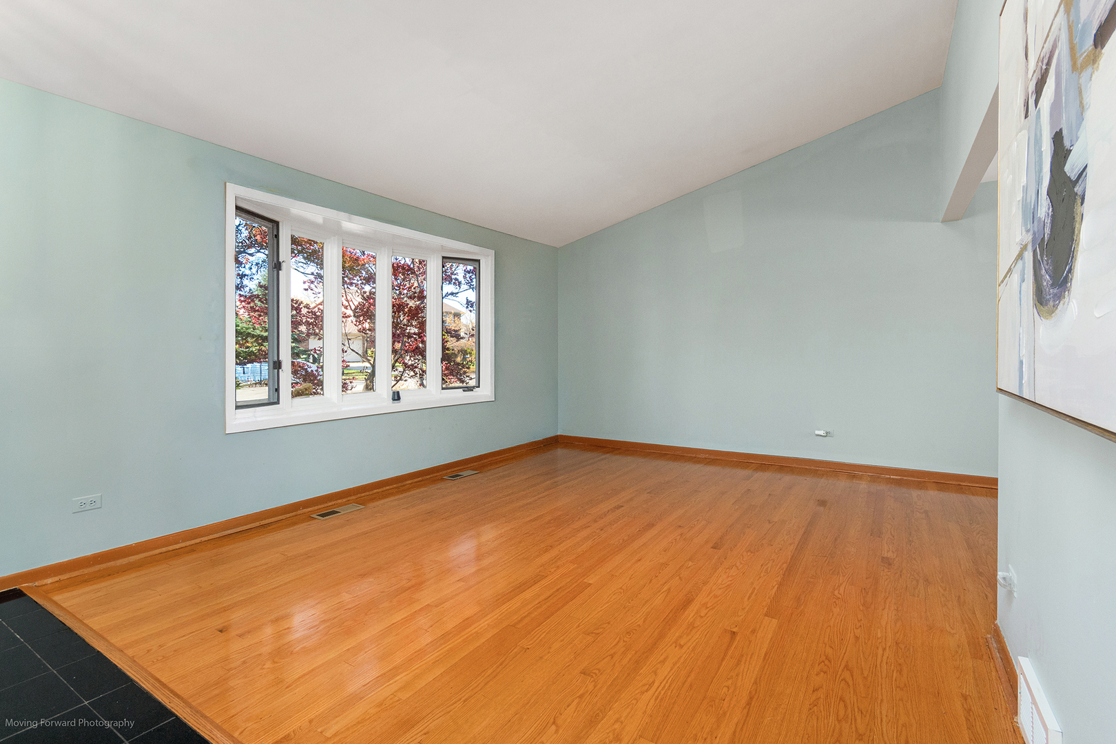 Morton Grove, Illinois 60053, United States, 3 Bedrooms Bedrooms, ,2 BathroomsBathrooms,Residential,Active,243934