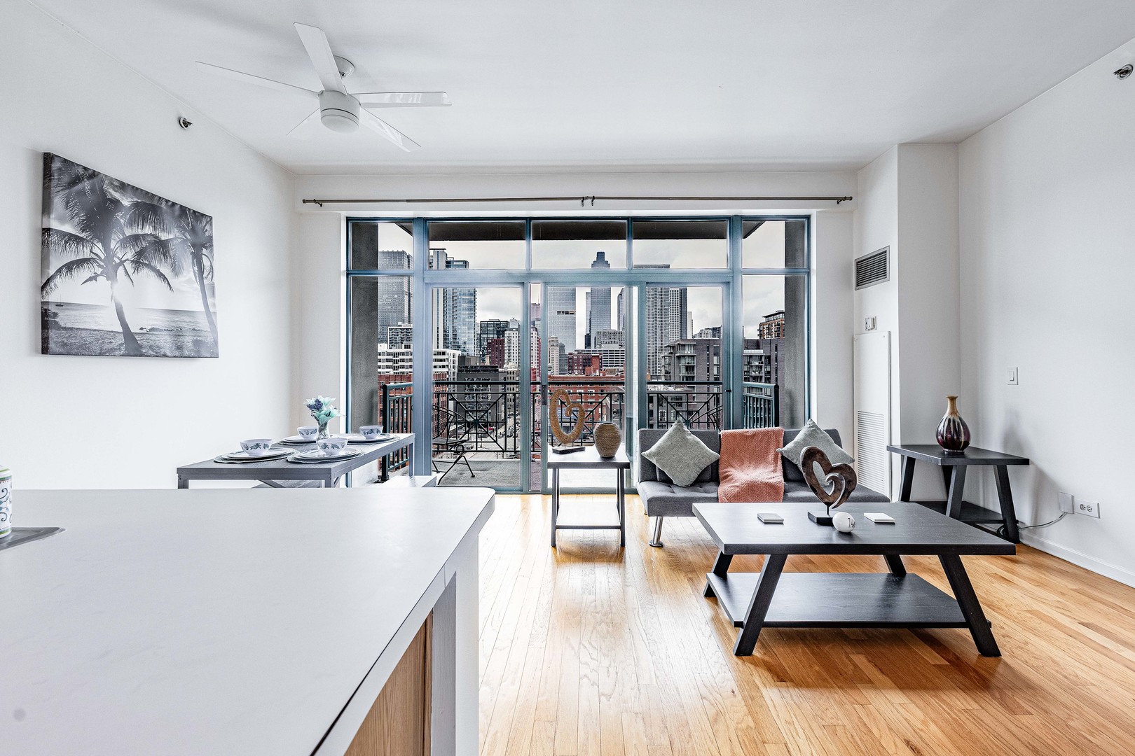 340 W Superior Street 1006