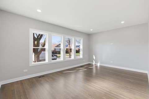 Tiny photo for 5020 W Fletcher Street, Chicago, IL 60641 (MLS # 12672516)