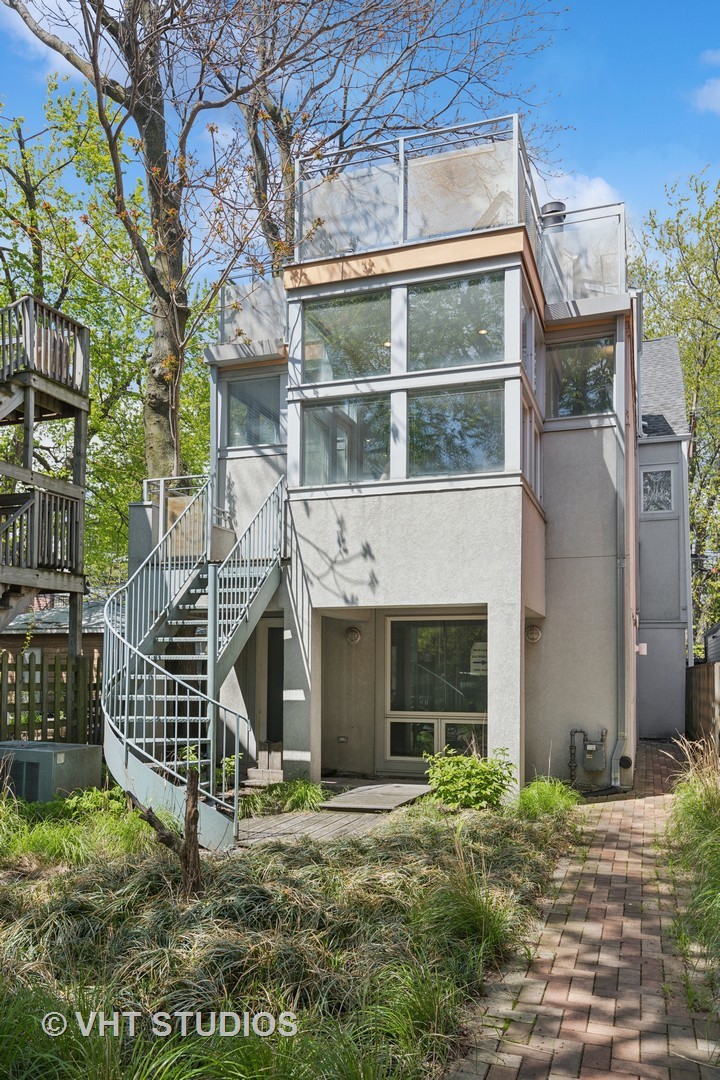 1534 W Henderson Street