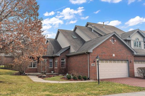 Photo of 16815 Crystal Court, Tinley Park, IL 60477 (MLS # 12548943)