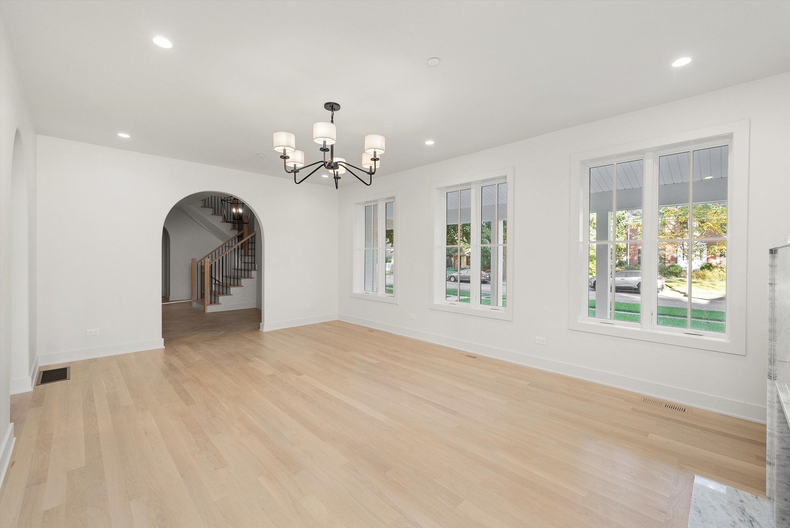 1037 Belleforte Avenue