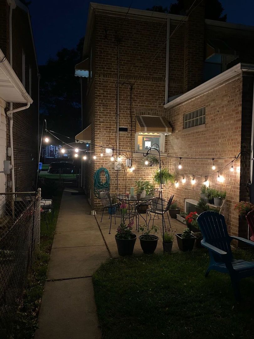 11419 S Fairfield Avenue