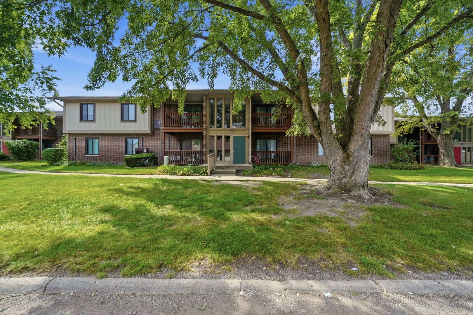 603 Garden Circle 1