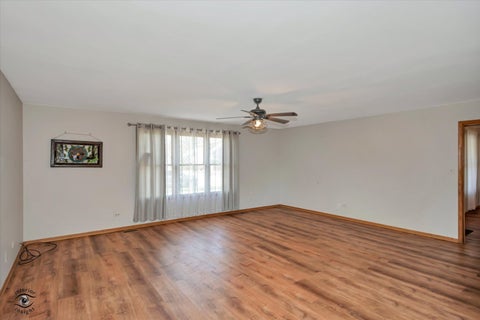 Tiny photo for 8001 S Lockwood Avenue, Burbank, IL 60459 (MLS # 12734541)