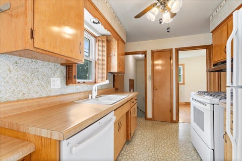 Tiny photo for 7101 W Devon Avenue, Chicago, IL 60631 (MLS # 12752609)