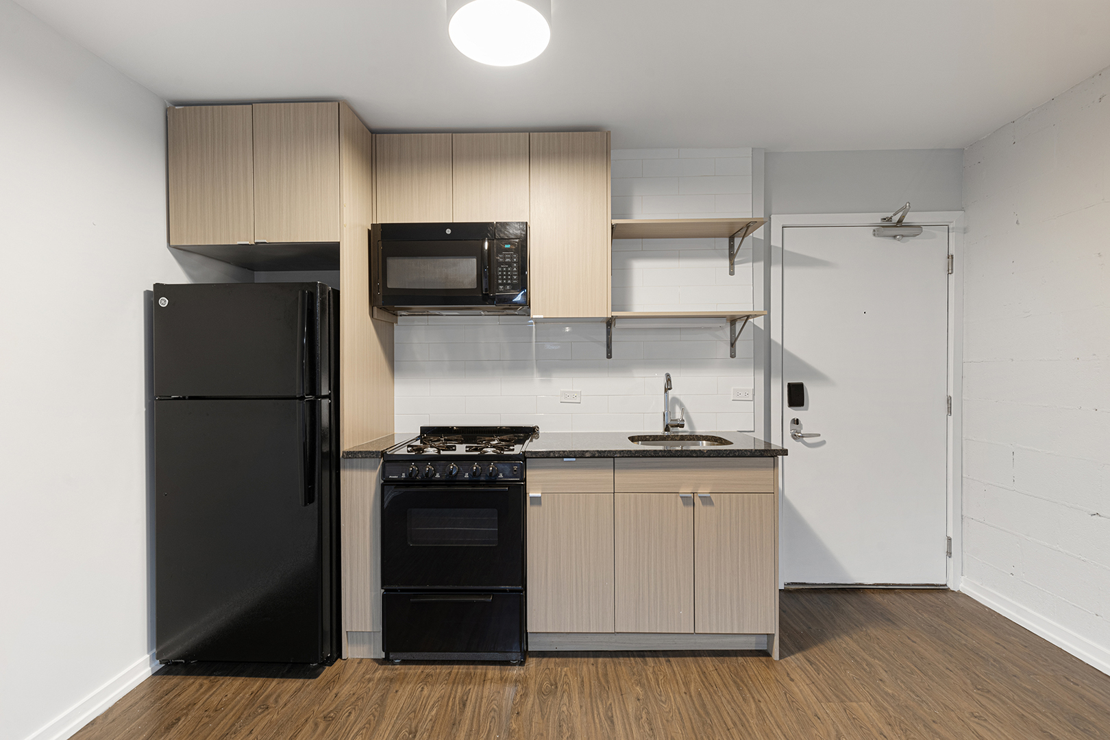 6134 N Kenmore Avenue 205