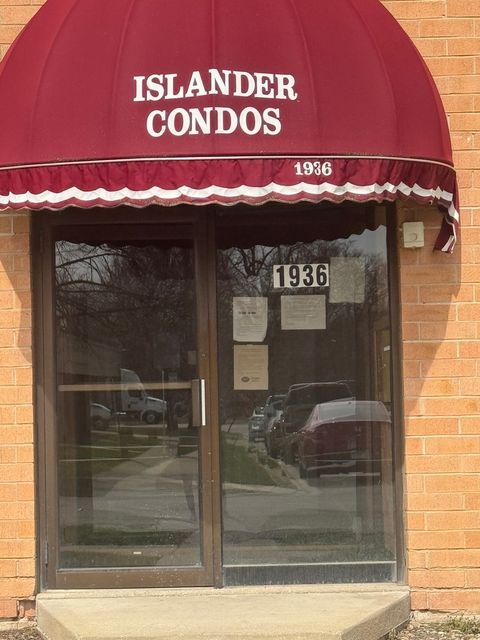 Tiny photo for 1936 W Canal Street #2B, Blue Island, IL 60406 (MLS # 12605583)