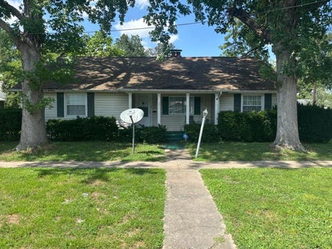 Photo of 810 E 7th Street, Centralia, IL 62801 (MLS # 12695444)