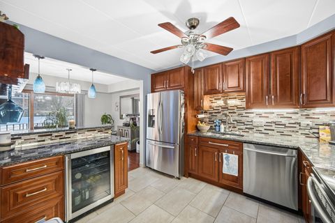 Tiny photo for 8208 Cobblestone Drive #1B, Palos Hills, IL 60465 (MLS # 12557865)