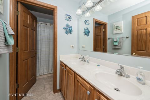 Tiny photo for 322 Parkstone Drive, Cary, IL 60013 (MLS # 12413020)