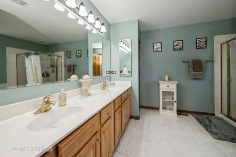 Tiny photo for 322 Parkstone Drive, Cary, IL 60013 (MLS # 12413020)