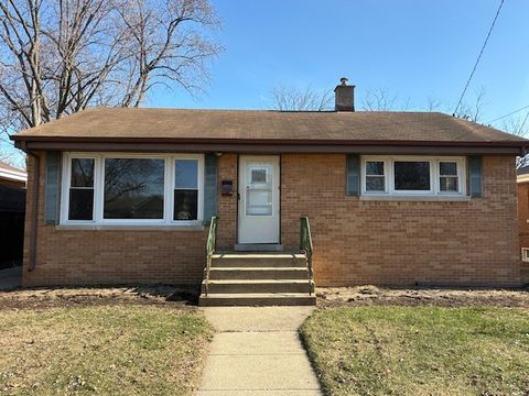 Photo of 1529 N Hillside Avenue, Berkeley, IL 60163 (MLS # 12540235)