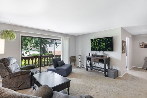 Tiny photo for 275 Wilmette Court #A2, Schaumburg, IL 60193 (MLS # 12645847)