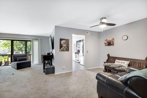 Tiny photo for 275 Wilmette Court #A2, Schaumburg, IL 60193 (MLS # 12645847)