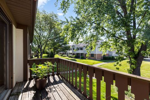 Tiny photo for 275 Wilmette Court #A2, Schaumburg, IL 60193 (MLS # 12645847)
