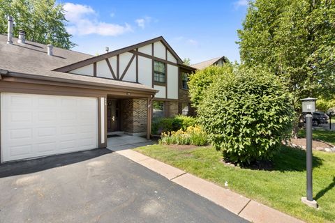 Tiny photo for 275 Wilmette Court #A2, Schaumburg, IL 60193 (MLS # 12645847)
