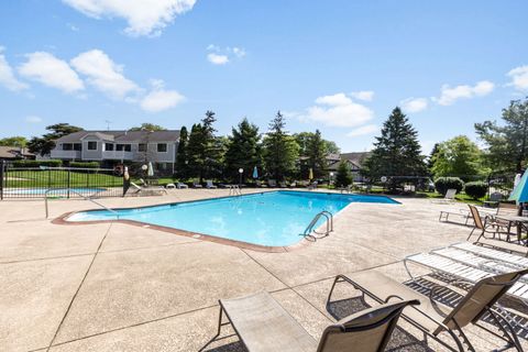 Tiny photo for 275 Wilmette Court #A2, Schaumburg, IL 60193 (MLS # 12645847)