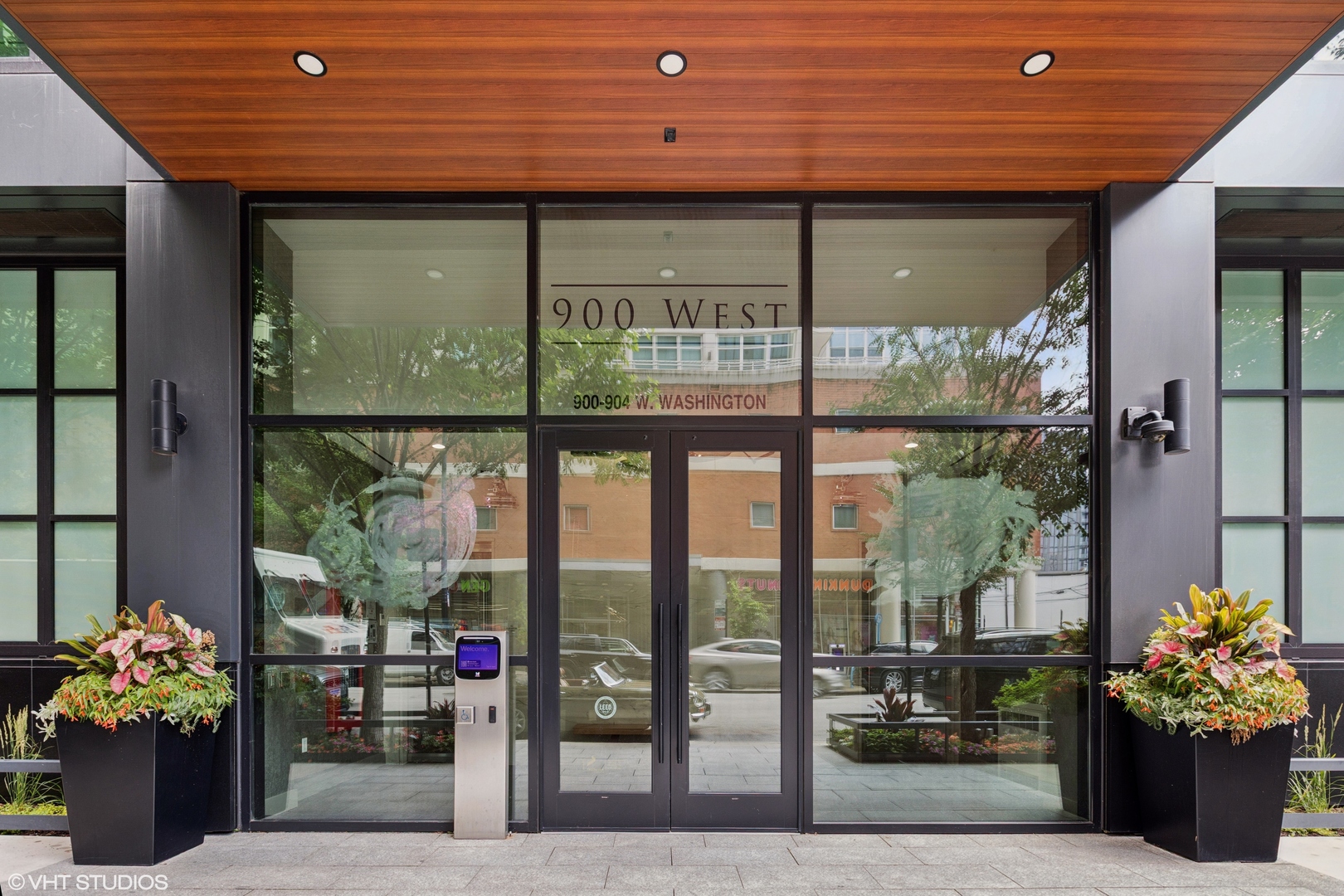 900 W Washington Boulevard 404